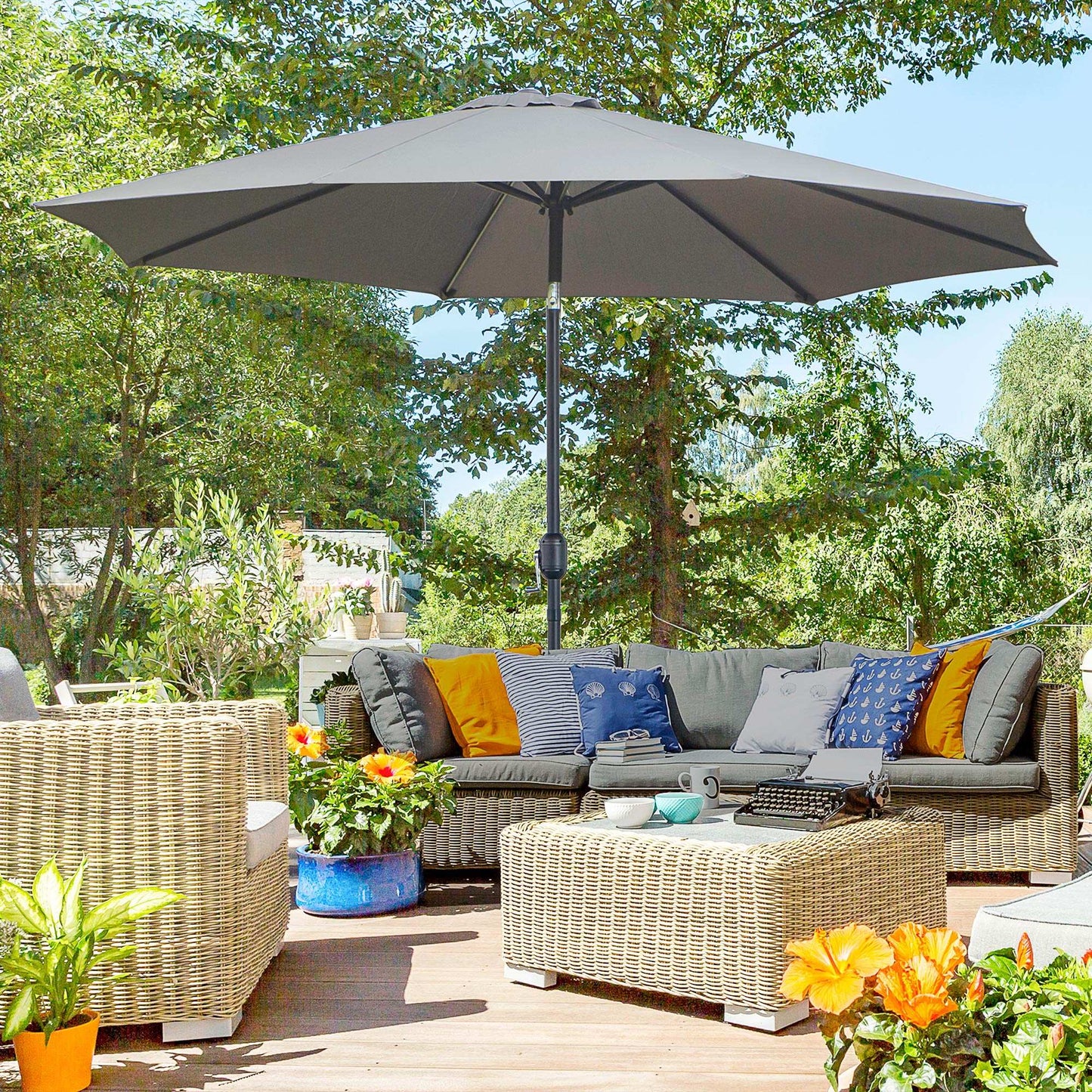 Wall-Mounted Cantilever Garden Umbrella – Adjustable Sun Shade